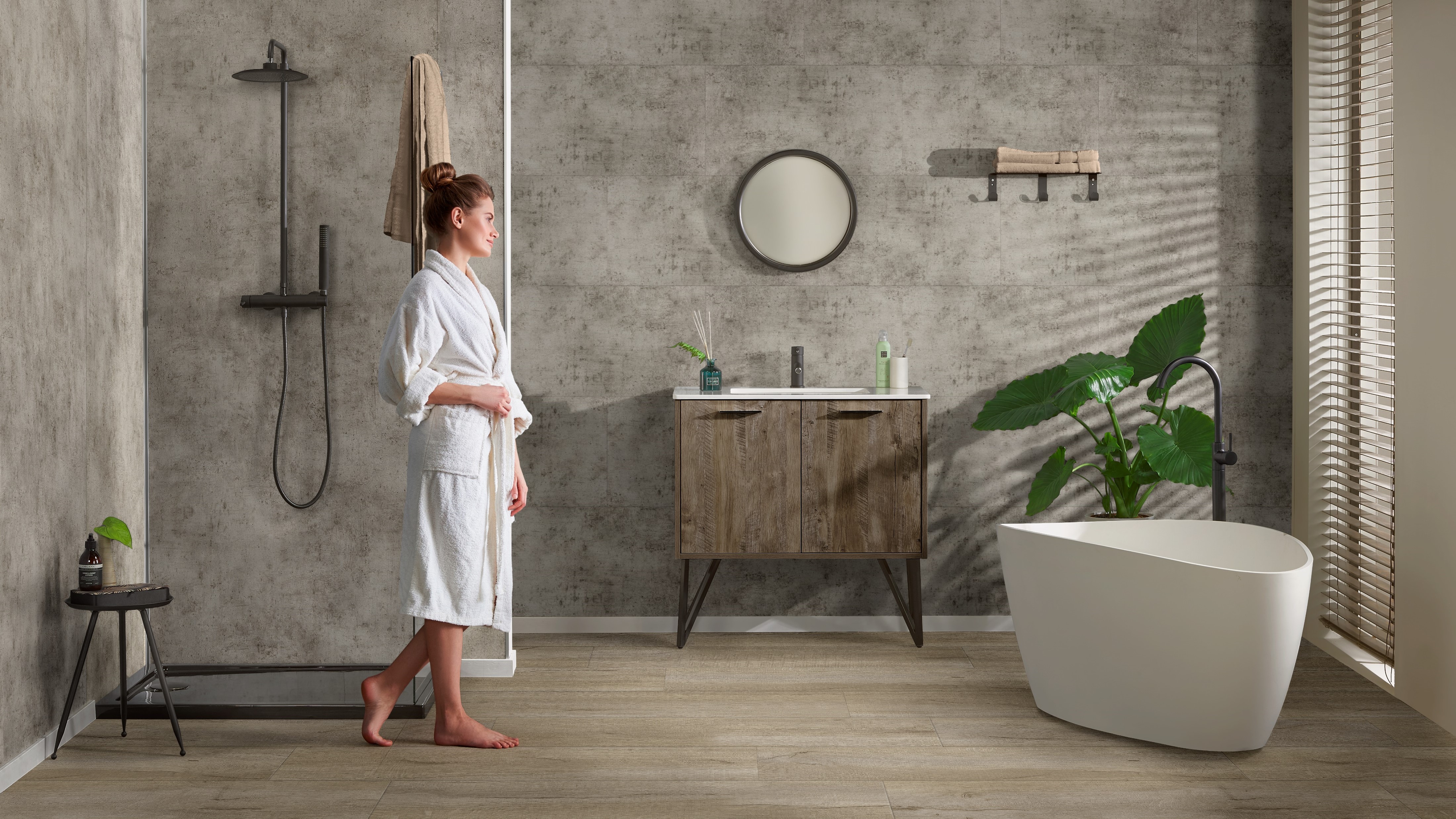 Femme dans une salle de bain Gerflor