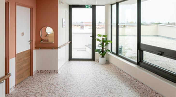 TARALAY IMPRESSION COVER JUMPING BOY