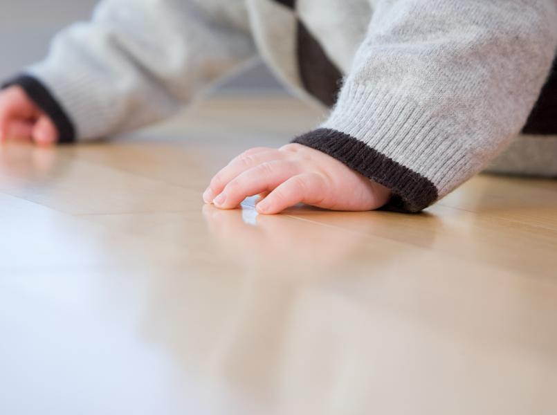 gerflor-segment-education-mains-bebe