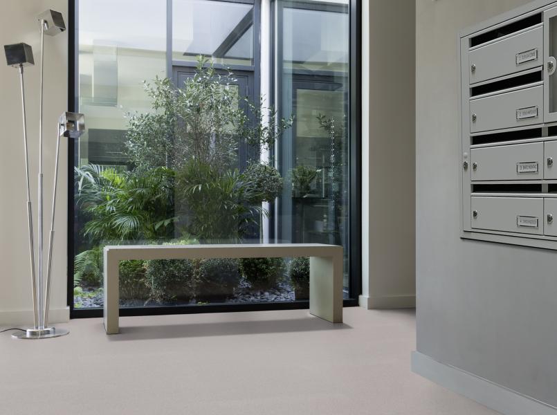 hall entrée habitat social sol gris