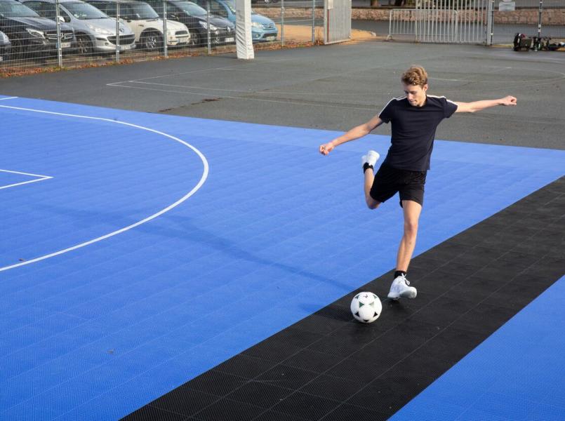 terrain sport extérieur