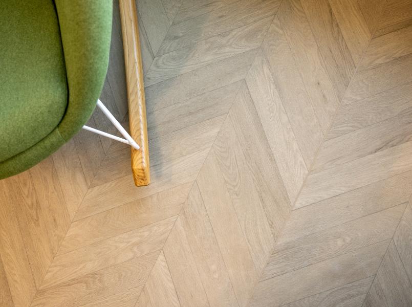 sol bureau imitation chevrons