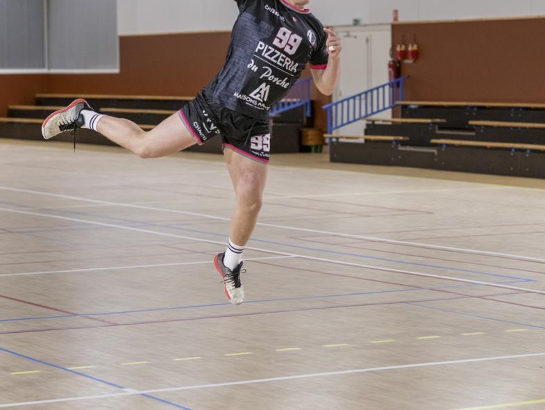 Personne qui joue au handball